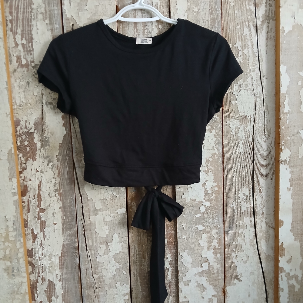 Ardene Black Tie-Detail Crop Top